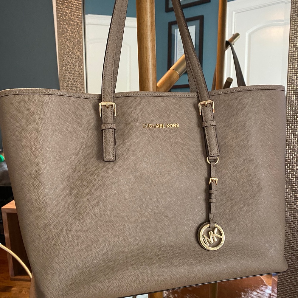 Michael Kors pebbled leather large jet set tote
